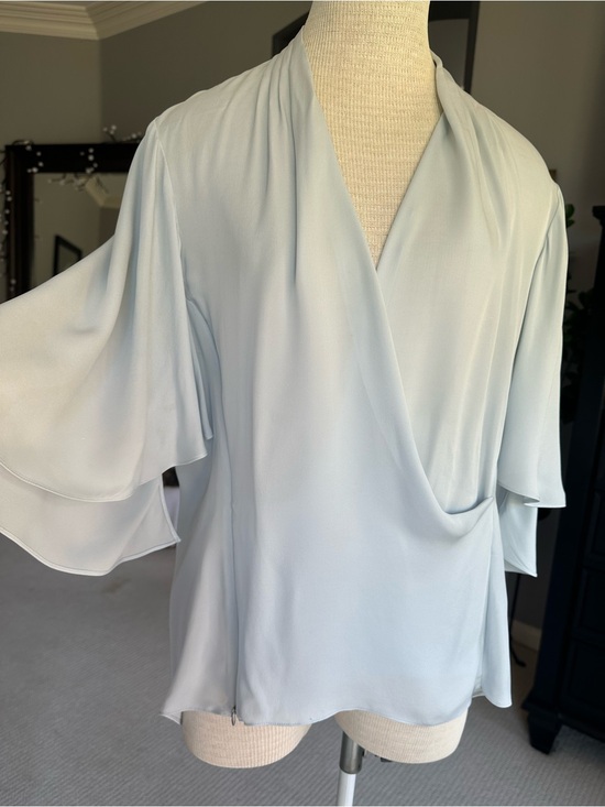 Elie Tahari Tops - Elie Tahari Pale Blue Draped V-Neck Flutter Sleeve Silk Blouse, size large